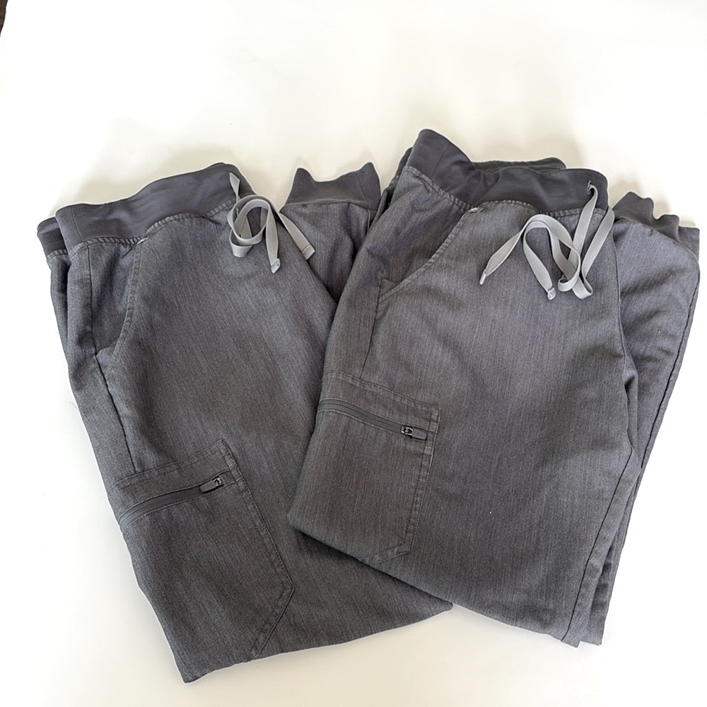 Figs Set of 2 Zamora Jogger Scrub Pants Grey #1670 6 Pockets Yoga Waist Size M